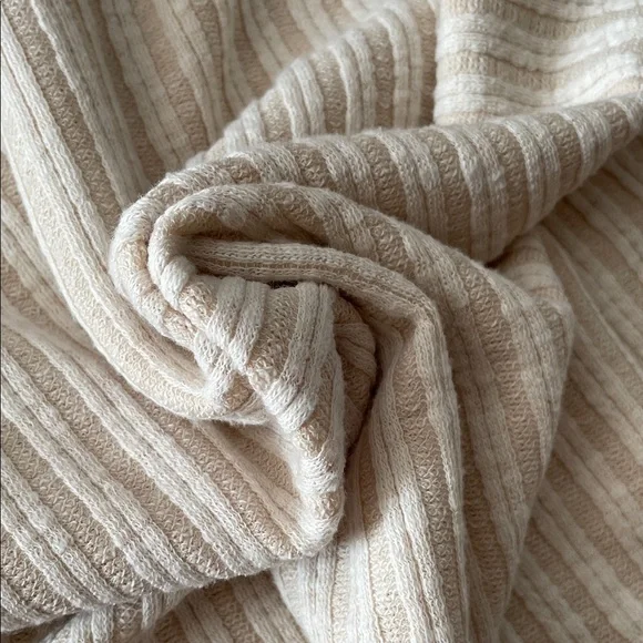 M. Flattering Ribbed Knit Dress - Picture 4 of 4